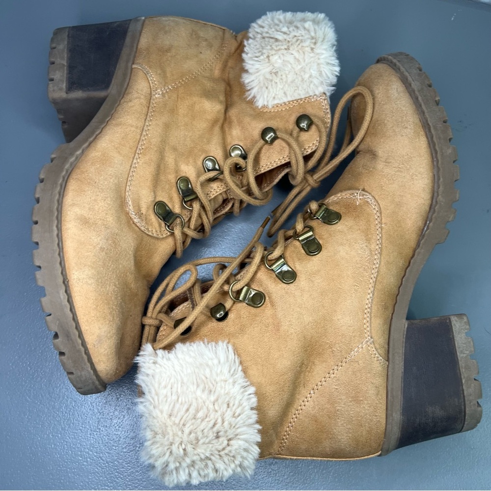 CLIFFS by White Mountain, Sabine, Camel Tan Laced Up Ankle Boots, Woman Size‎ 9M